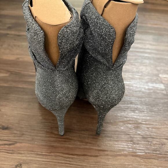 Jessica Simpson sz 9.5 metallic silver mobwife high heel sock boots NWT‎ - Picture 5 of 10